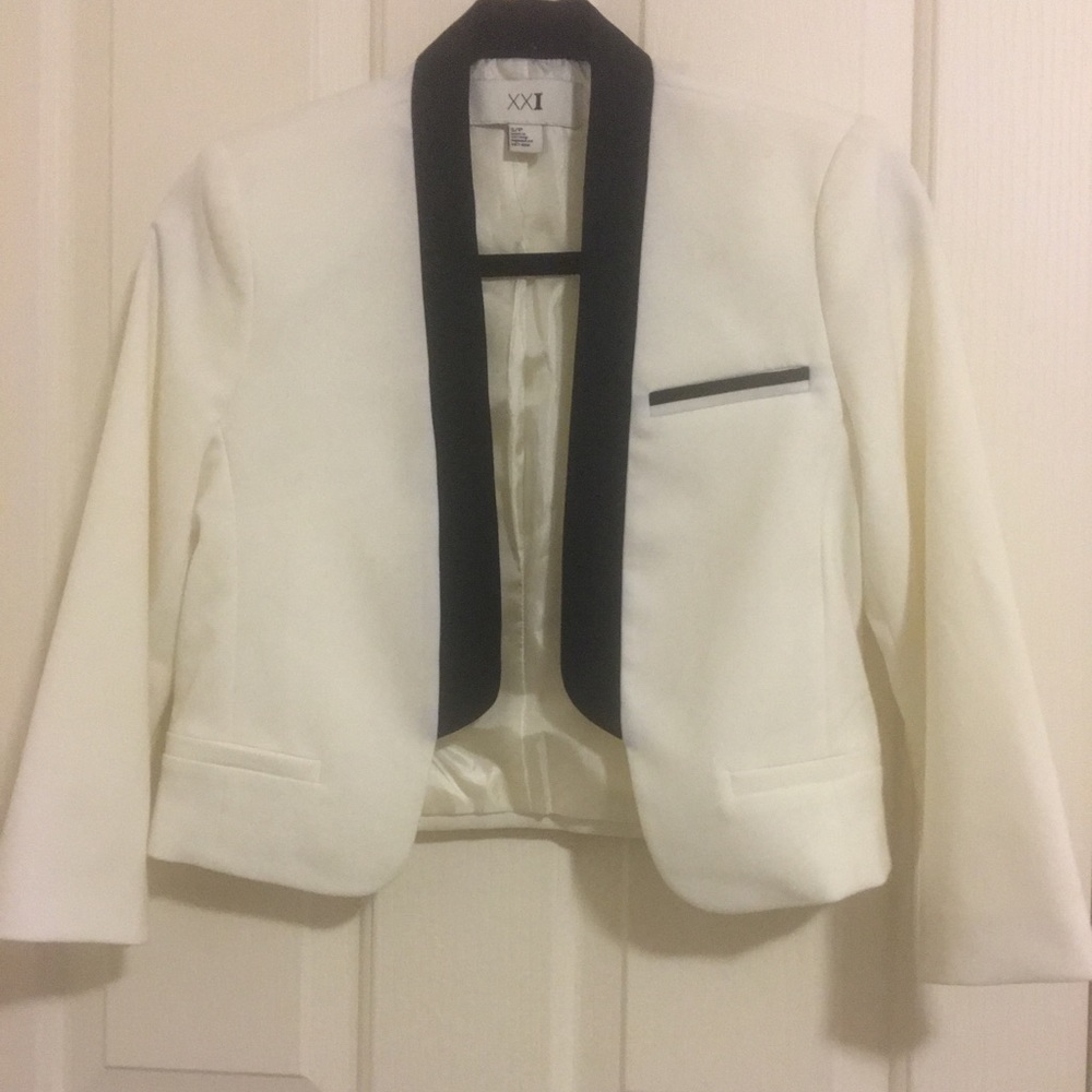 Forever21 white blazer small